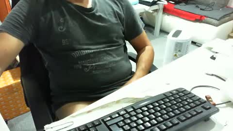 Snapshot of tomtom02029 chatting on October 5, 8:02 pm Tom online show from October 5, 8:02 pm