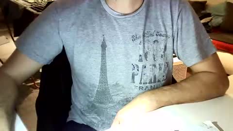 Snapshot of tomtom02029 chatting on December 13, 3:32 pm Tom online show from December 13, 3:32 pm