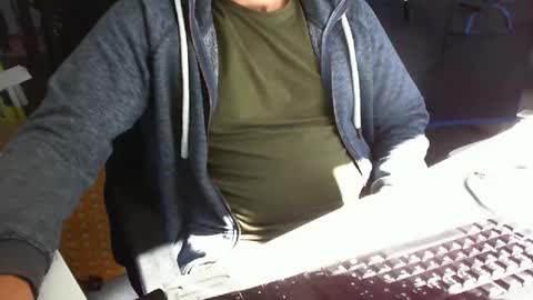 Snapshot of tomtom02029 chatting on September 15, 9:21 am Tom online show from September 15, 9:21 am