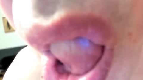 tony20250 online show from November 25, 6:10 pm