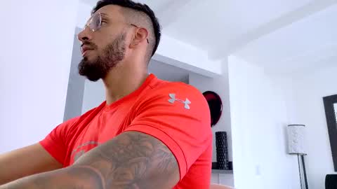 tony muscle1 online show from March 16, 7:40 pm