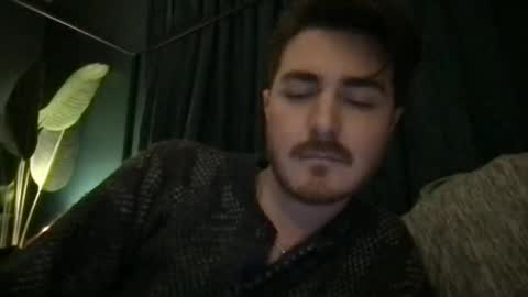 Snapshot of tonydigitt chatting on February 2, 9:40 am tonyd online show from February 2, 9:40 am