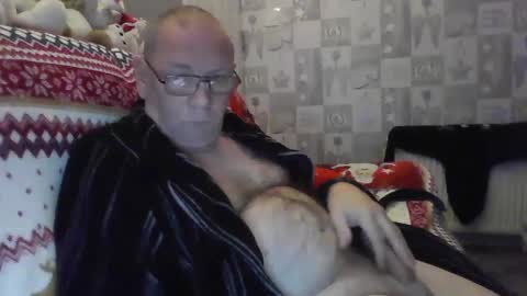 tonygibbson62 online show from December 7, 11:34 pm