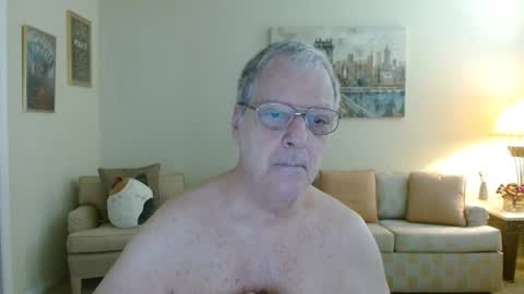 Snapshot of tonysview12000 chatting on October 21, 6:11 pm tonysview12000 online show from October 21, 6:11 pm