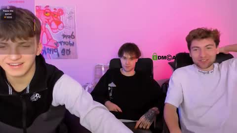 Travis online show from January 8, 8:03 pm