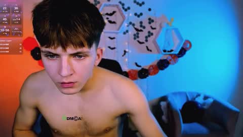 Travis online show from November 2, 9:30 pm