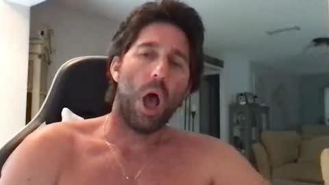 TravisKenn online show from October 29, 6:55 pm