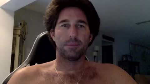 Snapshot of traviskenn chatting on October 23, 11:46 am TravisKenn online show from October 23, 11:46 am