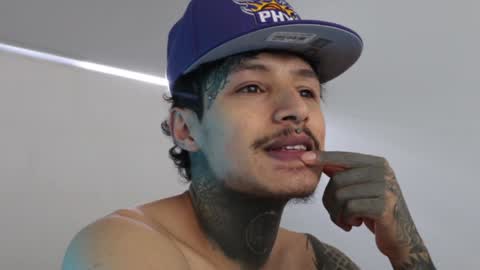 - trieone online show from December 10, 8:27 pm