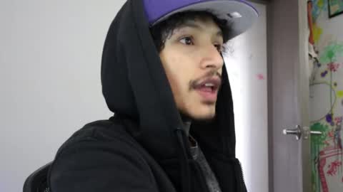 - trieone online show from March 5, 5:31 pm