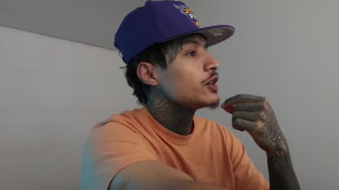 - trieone online show from December 28, 9:51 pm