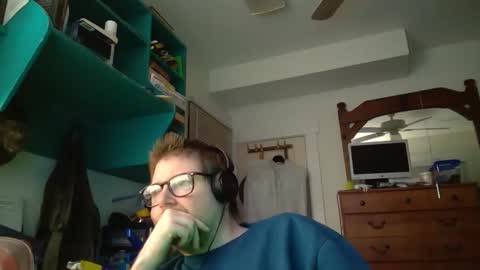 HandicappedLaugher online show from December 13, 4:33 am