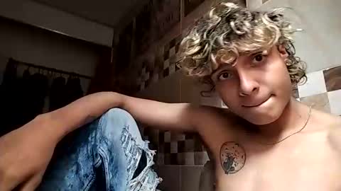 tubebecito12 online show from November 2, 2:32 pm