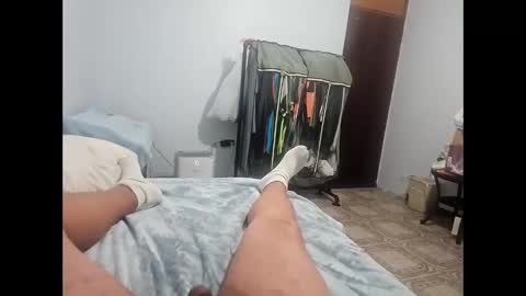 Snapshot of tupingahot chatting on February 28, 9:58 am su amigo picante...  your spicy friend   no soy modelo   i not a model  online show from February 28, 9:58 am