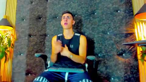 twink_scott19 online show from November 3, 9:38 pm