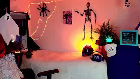 Snapshot of twink_sebas_ chatting on October 21, 4:37 am Bad boy sebastian online show from October 21, 4:37 am