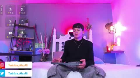 T W I N  K I E     A L E X online show from March 3, 9:23 pm