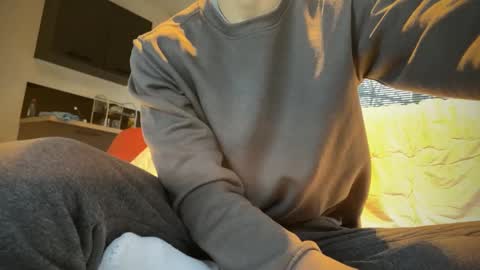 Snapshot of twinksweetlovehot chatting on December 11, 1:44 pm twinksweetlovehot online show from December 11, 1:44 pm