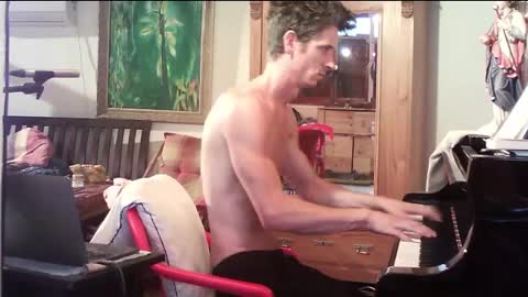 TobeBritta online show from October 28, 5:04 pm