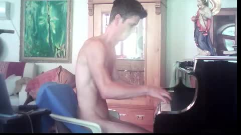 TobeBritta online show from November 18, 3:38 pm