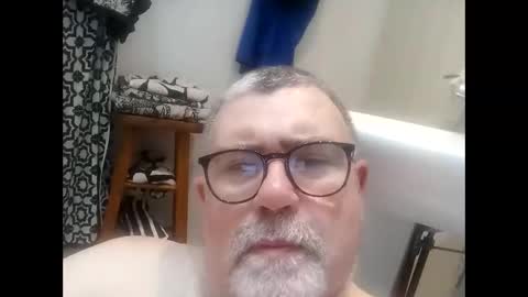 twohats2810 online show from February 8, 8:24 pm