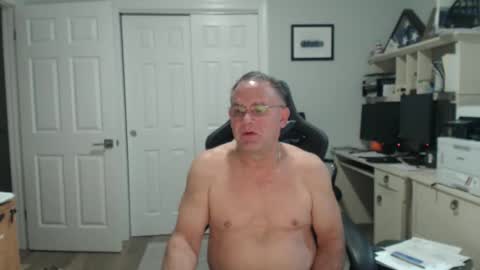 Twopeopleinlove online show from November 25, 11:23 am