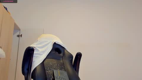     online show from January 7, 9:03 pm