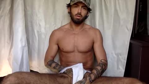 tylerjamesxxx_ online show from April 21, 9:59 am