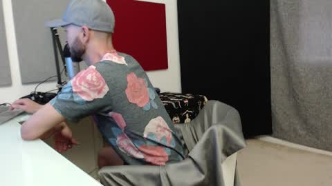 Tyrone Mattias online show from February 15, 8:12 pm