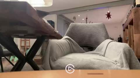 ueberdruck01 online show from December 17, 10:49 pm