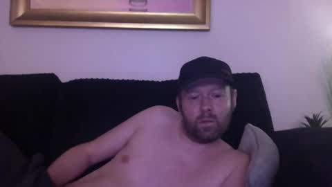 Snapshot of ukmatty3 chatting on February 7, 7:59 pm ukmatty3 online show from February 7, 7:59 pm