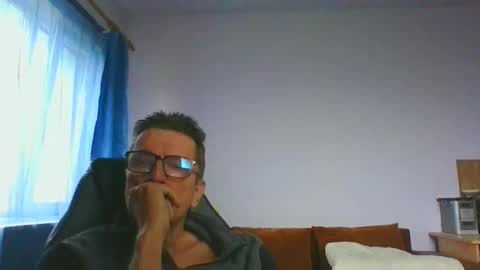 ulmeni7 online show from December 2, 12:30 pm