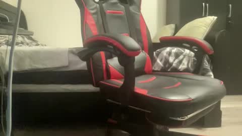 unlobitooenwallstreet online show from April 3, 12:51 am