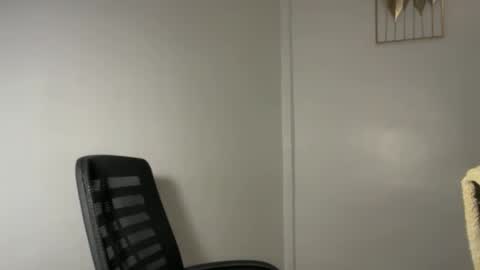 ur_fuckerbttm online show from October 7, 11:42 pm