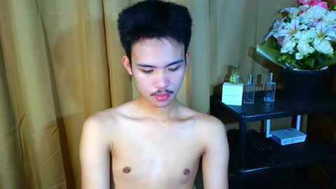 urasiancumboix2 online show from October 16, 3:42 pm