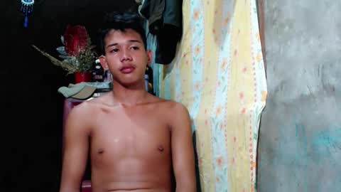 urdreamboy_clarin online show from April 20, 7:49 pm