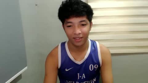 Snapshot of urhotethanxx chatting on October 21, 4:43 pm Ethan online show from October 21, 4:43 pm