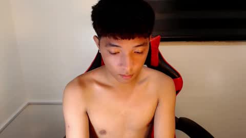 Ethan online show from November 27, 1:37 pm