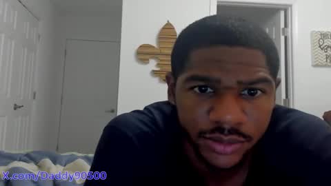 Snapshot of urnewdaddy90 chatting on December 4, 3:37 am Big Daddy online show from December 4, 3:37 am