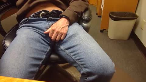 useemie online show from February 12, 11:33 pm