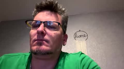 Snapshot of usernamehey chatting on October 26, 10:45 pm HeyMic online show from October 26, 10:45 pm