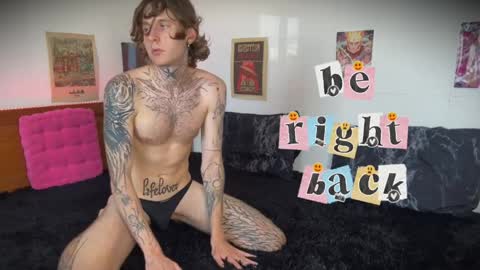 v1ctorwayne online show from April 8, 4:27 pm