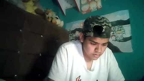 Snapshot of valesh20 chatting on October 23, 1:42 am Valesh19 online show from October 23, 1:42 am