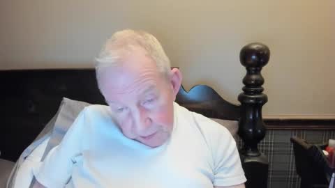 Snapshot of valleylaker chatting on February 5, 10:51 am valleylaker online show from February 5, 10:51 am