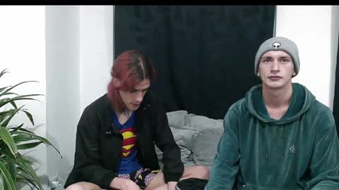 Snapshot of vamp_noah chatting on January 7, 2:22 am Vamp Noah and Dan online show from January 7, 2:22 am