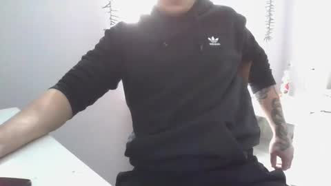 vanhelll online show from February 20, 12:15 pm