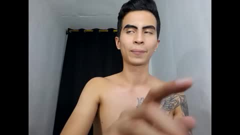 velk_hot1 online show from December 19, 3:07 am