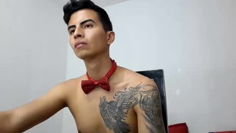velk_hot1 online show from March 9, 5:33 am