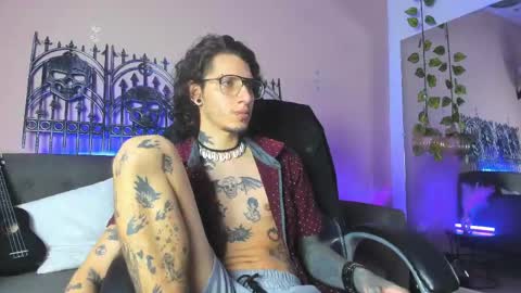 vergil_noir online show from May 28, 5:16 am