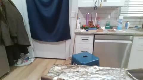 verysmallpeni online show from December 6, 10:30 pm